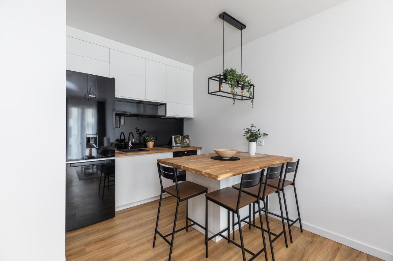 Superapart Stanislawa 1A Warsaw Exterior photo